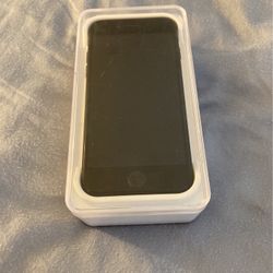 10 iPhone 7 32GB Black GSM Unlocked Excellent Condition