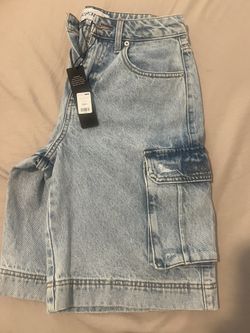 NEW. Jean Cargo Bermuda Shorts 