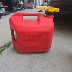 New 5gal Gasoline Container No Spill