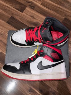 Jordan 1 white gym red black color way