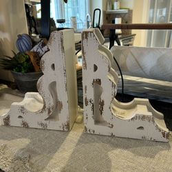 Distressed White Wood Corbel Shelf Brackets – Set of 2 (2 Sets Available) 