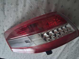 Toyota Camry LE (2006-2010) used driver side tail light.
