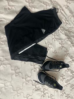 Adidas ultraboost size 10, adidas sweats size large