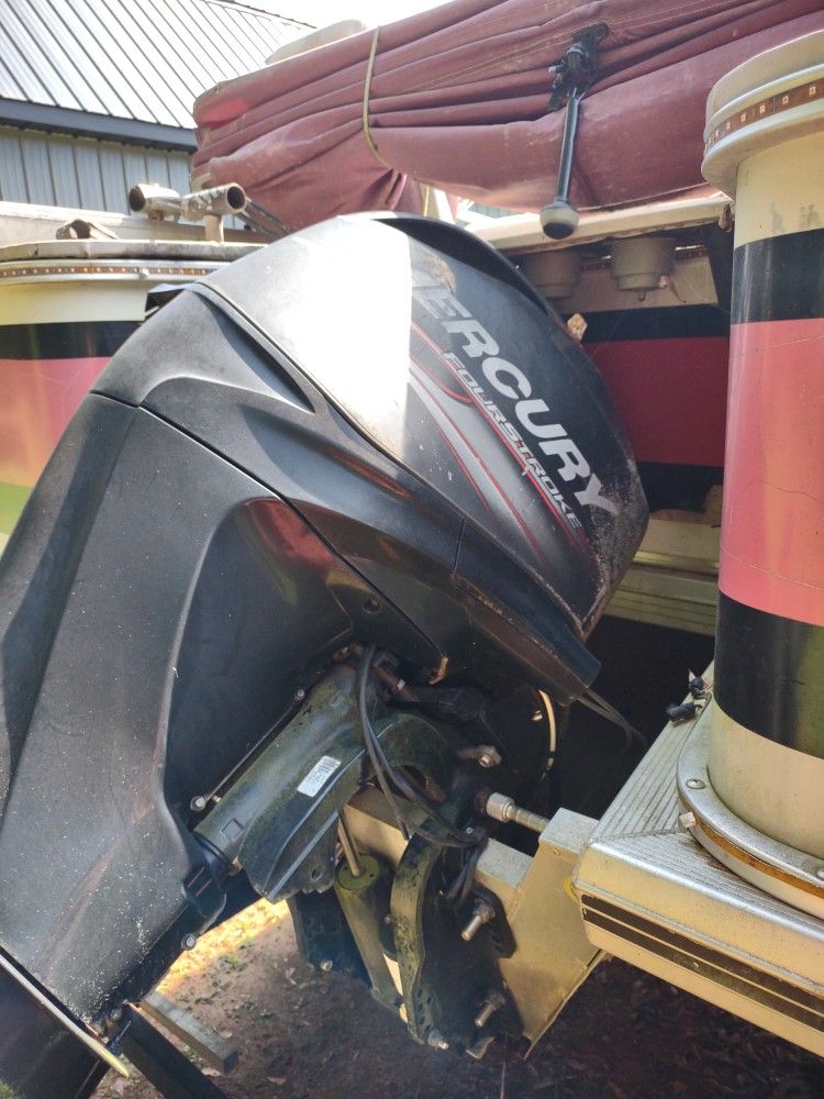 2000 Sun tracker Fishing barge