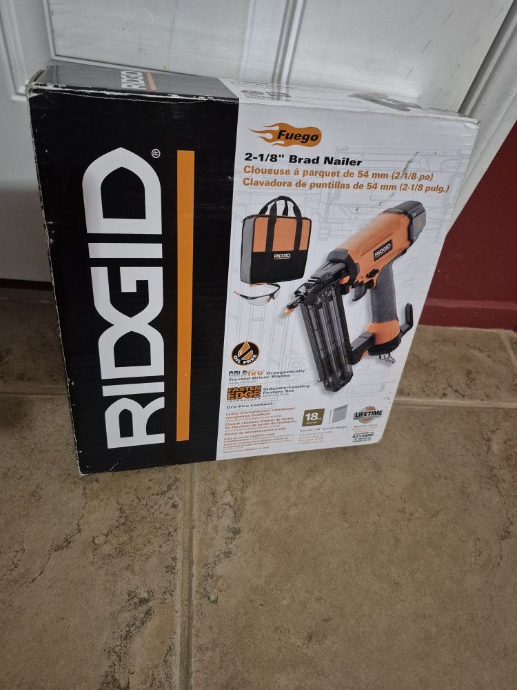 2 1/8 RIDGID BRAD NAILER GUN