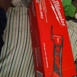 Milwaukee cordless multi-tool