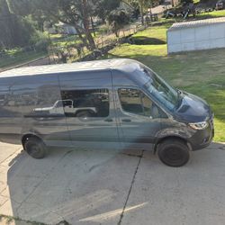 2020 Mercedes Sprinter Van 2500