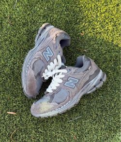 New balance 2002r