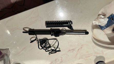 Conair 3/4 inch curling iron with heating guard