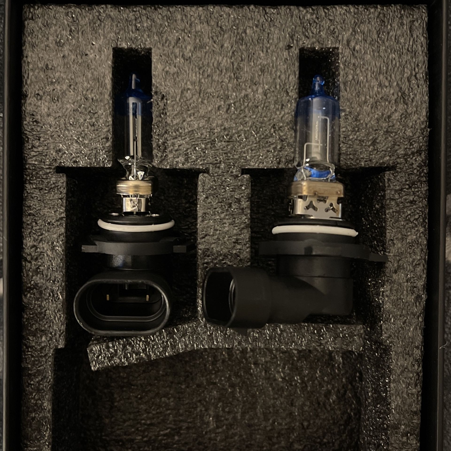 Sylvania bulb HIR2 - 9012Su 12v 55W Pair