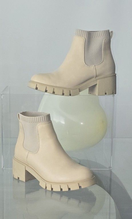 New w/ out Box SO Chunky Heel Rubber Boots Cream Womens 8 1/2 Fashion / Work / Yard