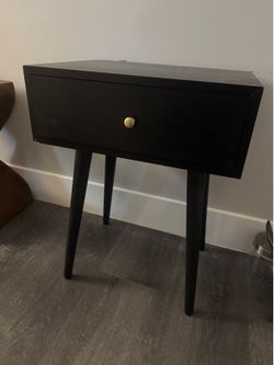 Side table / Nightstand