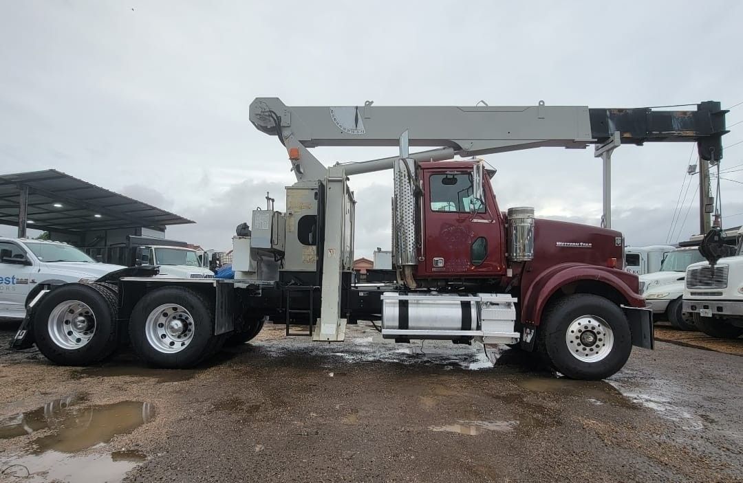 2012 NATIONAL CRANE 600E2-SERIES 638E2 NO JIB – LIFT CAPACITY 20 TONS
MOUNTED ON A WESTERN STAR 4900SF