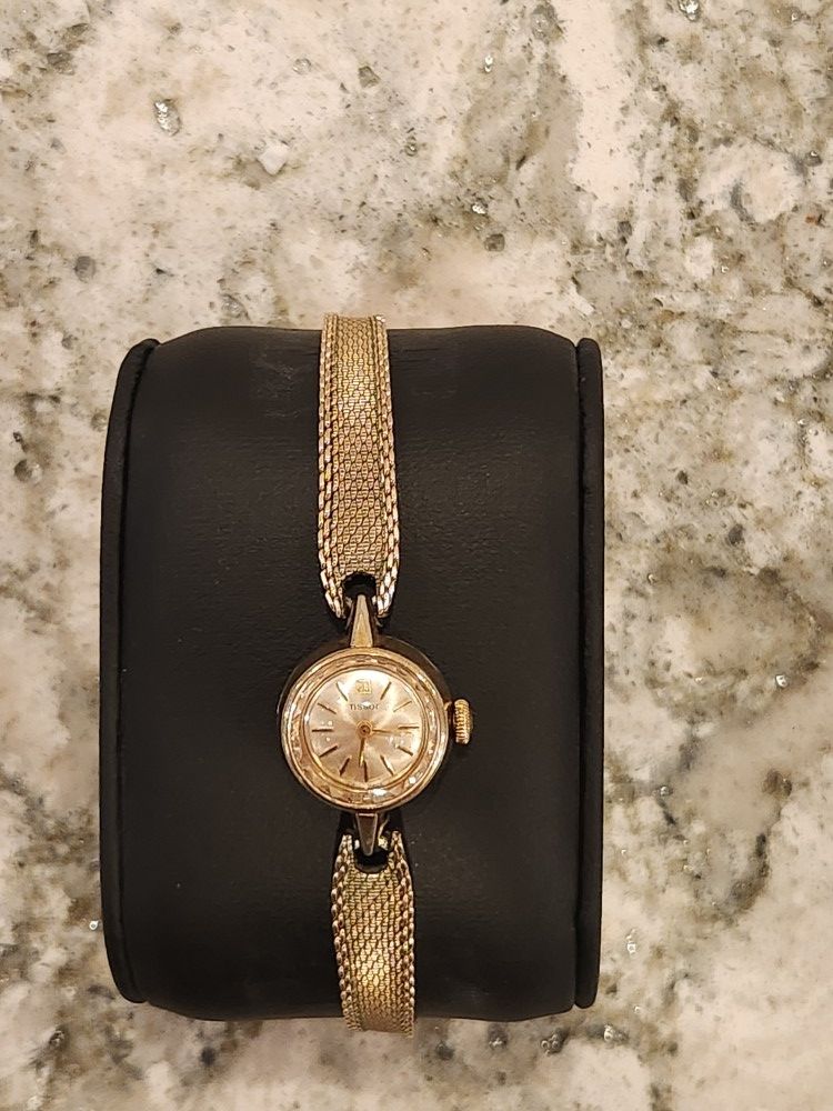 Vintage Ladies Tissot Wind Watch, Delicate 17mm Case,  JB Champion Band, Working