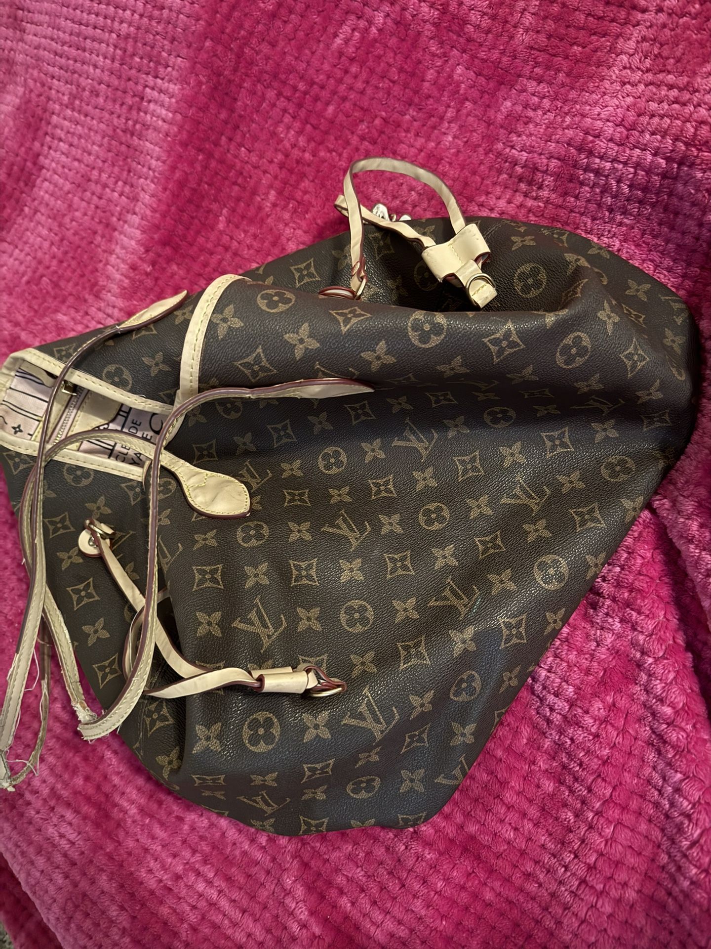 GOYARD BAD ($3000 Or OBO) LV Bag($ 1500 Or OBO