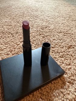 Saie Lipstick – DADA lip blur