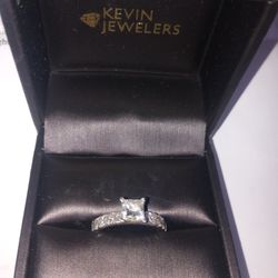 Diamond Ring 2 Carats Total Weight