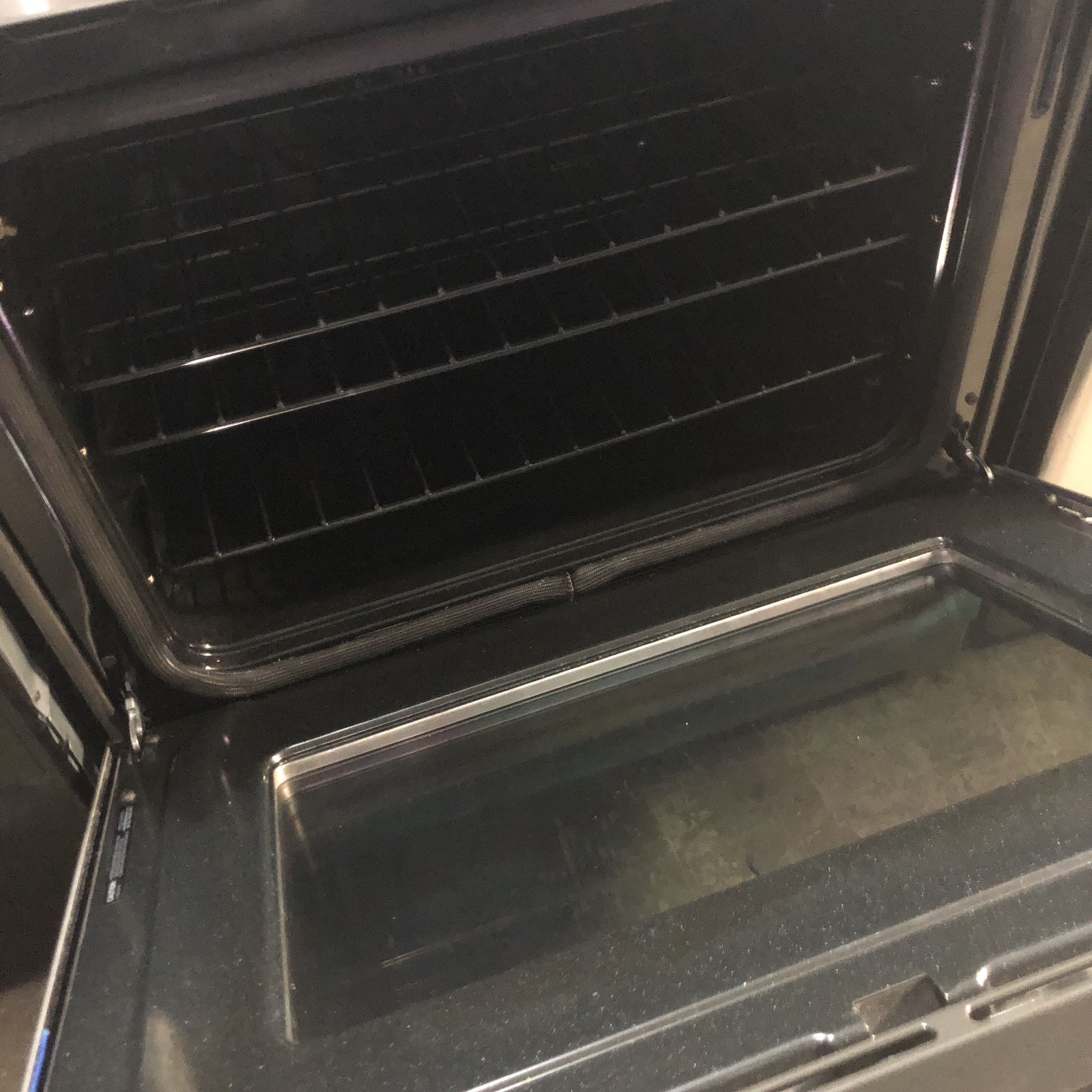 GE PROFILE 30β DUAL FUEL 5BURNER USED LIKE NEW RANGE WITH GRIDDLE , CONVECTION & SELF CLEAN