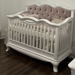 Romina Cleopatra Convertible Crib 