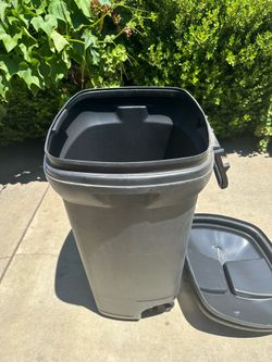 Trash can