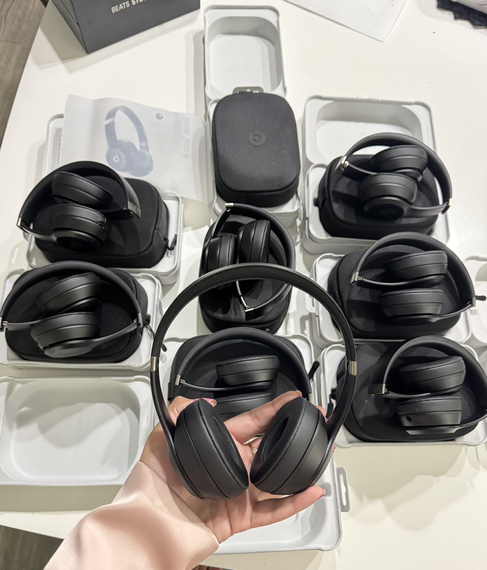8 Beats Solo 4 Matte Black