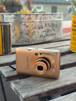 Canon Powershot SD780 Y2K digicam