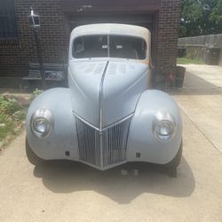 1940 Ford Sedan