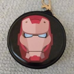 BRAND NEW IN PACKAGE BLACK ROUND TIN DOUBLE SIDED 3D IRON MAN EARBUD COIN KEY SD CARD FULL ZIPPER CLIP-ON PROTECTIVE STORAGE CASE 