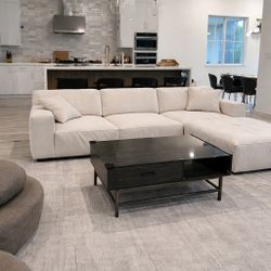 48” City Furniture Coffee Table 