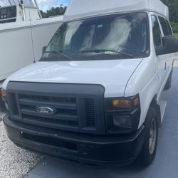 2013 Ford E-150