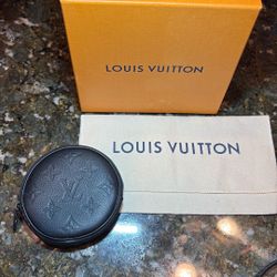 AUTHENTIC LOUIS VUITTON COIN PURSE