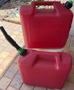 Briggs & Stratton 5 gal gas cans-qty 2