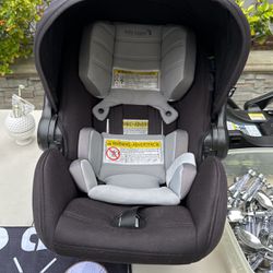 Baby Jogger Infant Car Seat With Base 