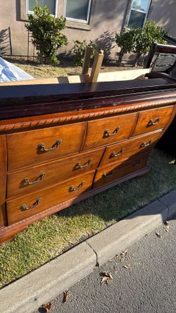 Free dresser