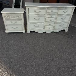 ❤️BEAUTIFUL VINTAGE 4 PIECE TWIN SIZE BEDROOM SET❤️