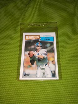 Like Mint 1987 John Elway Football Card - Topps #31
