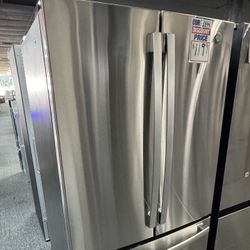 GE Refrigerator. 🚚WE DELIVER🚚