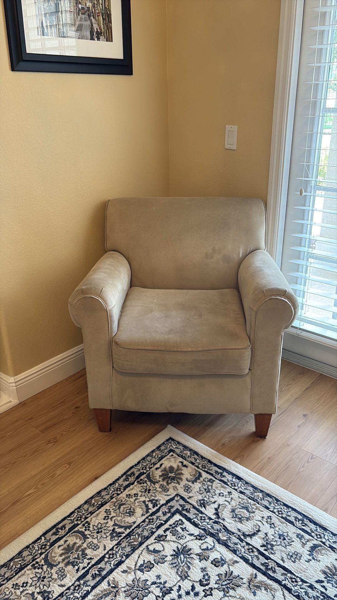 Armchair With The Ottoman