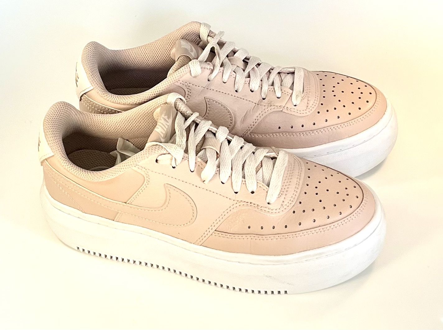 Nike Court Vision Alta Size 9