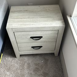 Side Dresser