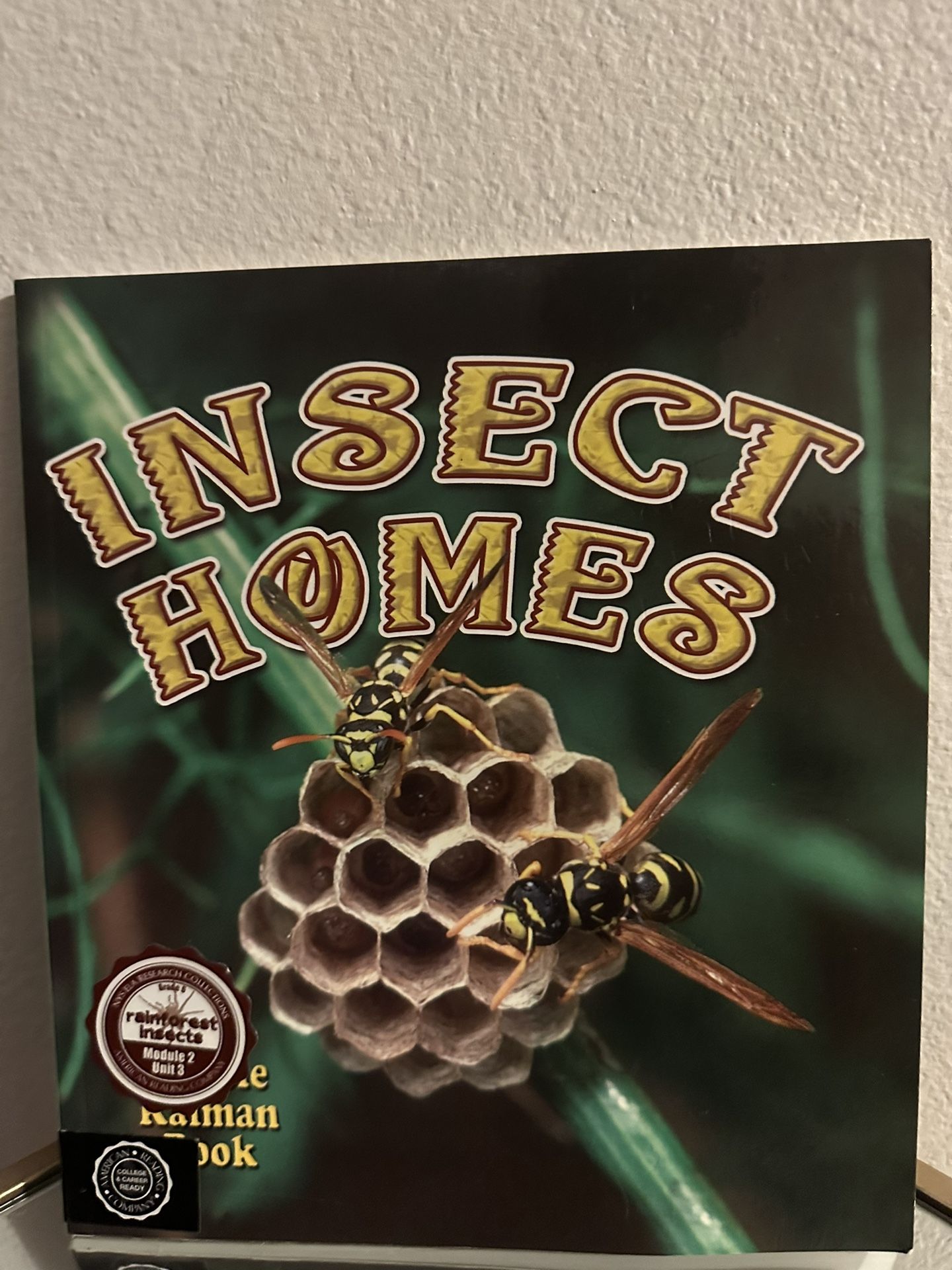 Children’s Nonfiction Books Lot – Insect Homes & Magic Tree House Fact Tracker: Sea Monsters