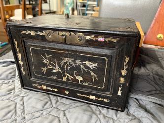 Antique Mahjong set, mother of Pearl inlaid