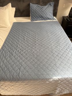 Bedsure Twin Size Lightweight Quilt Set with Pillow Sham - Light Blue
