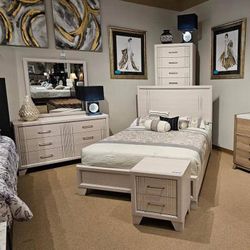 Vendo Set de Cuarto Totalmente Nuevo En Caja Preguntar Por Precio 