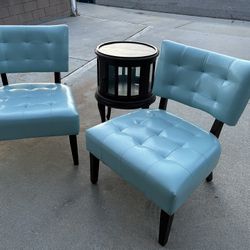 2 Accent Chairs and Side Table