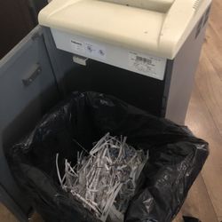 INDUSTRIAL FELLOWS PAPER SHREDDER FOR DOCTORS OFFICE 