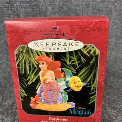 HALLMARK DISNEY THE LITTLE MERMAID ARIEL DAYDREAMS KEEPSAKE ORNAMENT Rare 1998.