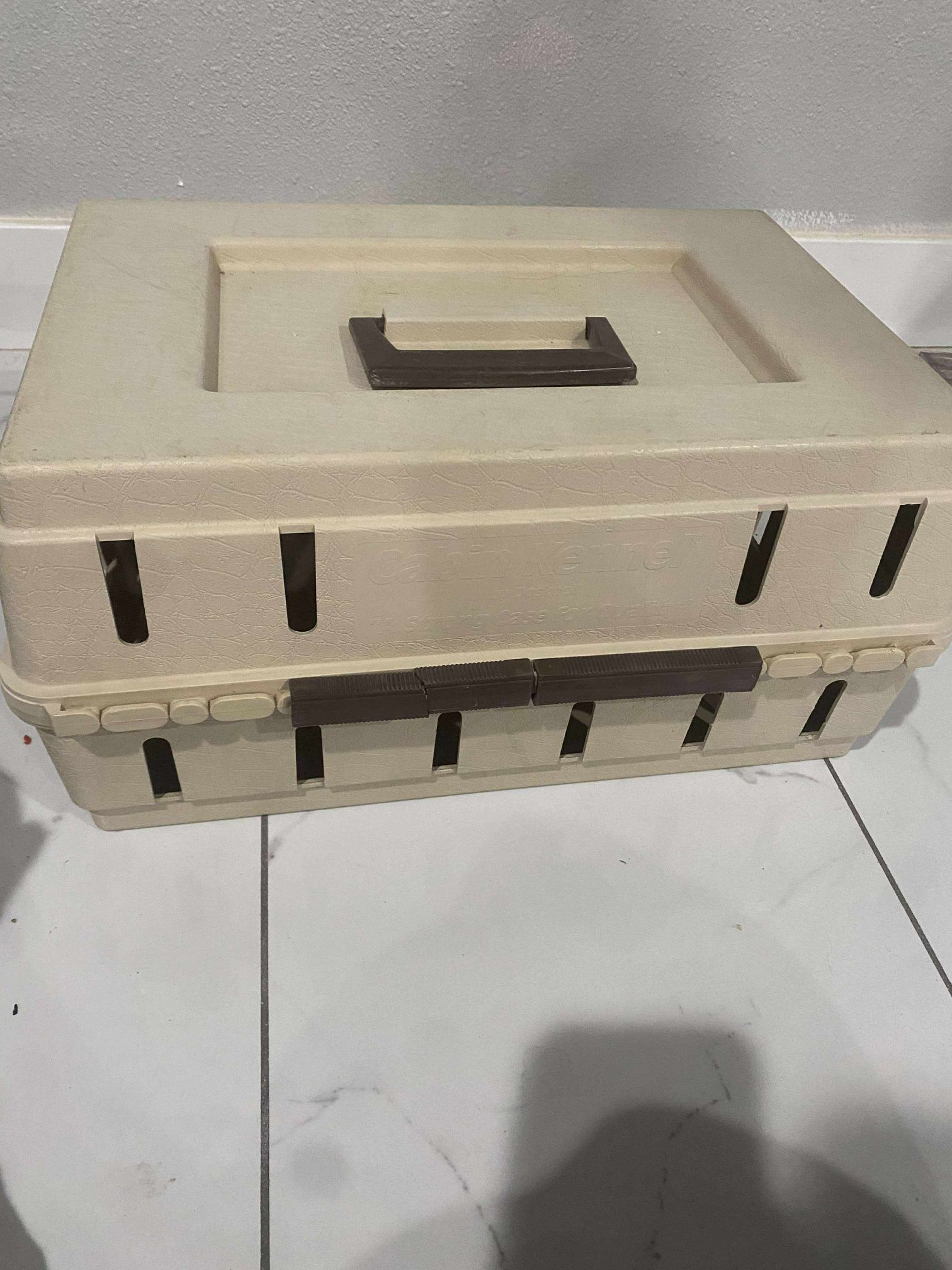 Durable Hard Sided Pet Carrier Small Dogs Cats Ferrets Birds Easy Travel