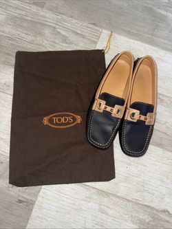 Women's Tods driving loafers Black  & Tan Sz 38.5 Made in Italy