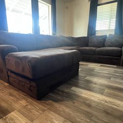 Sectional Couch Free Delivery 